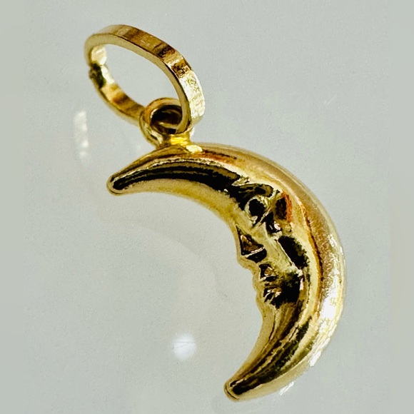 Halfmoon Pendant. 💛 Real 18(18k) Karat Solid Gold Jewelry - Picture 4 of 9